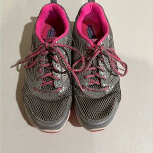Skechers 8.5 Women's Gray and Pink Athletic Shoes